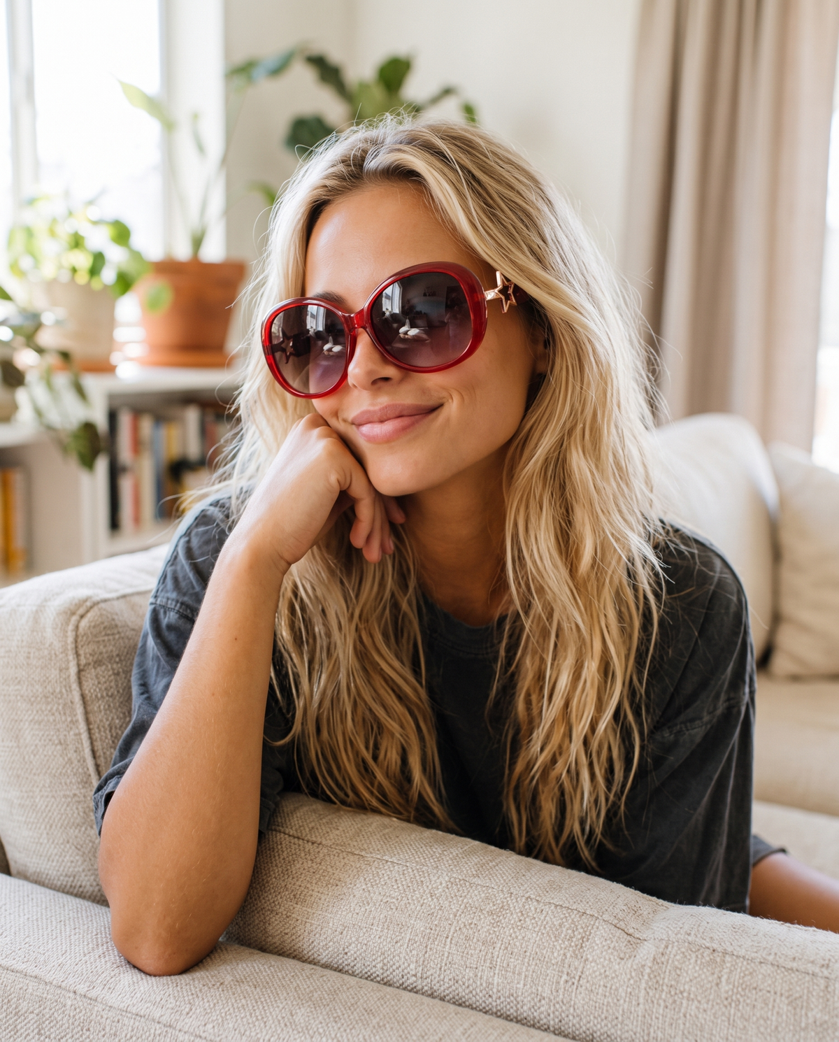 Lexi in the star sunglasses - red